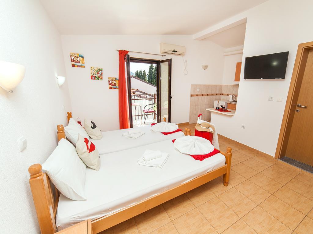 Apartments Viktorija Petrovac 部屋 写真